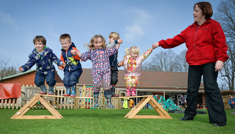 lazylawn-artificial-grass-winchester-nursery-jump-play