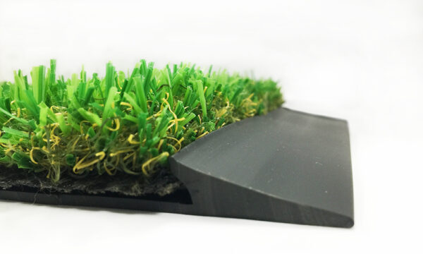 Rubber bevel edge for artificial grass