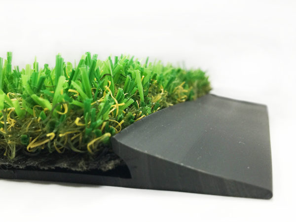 Rubber bevel edge for artificial grass
