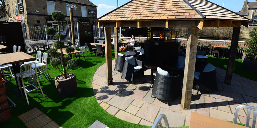 LazyLawn in Pub Garden