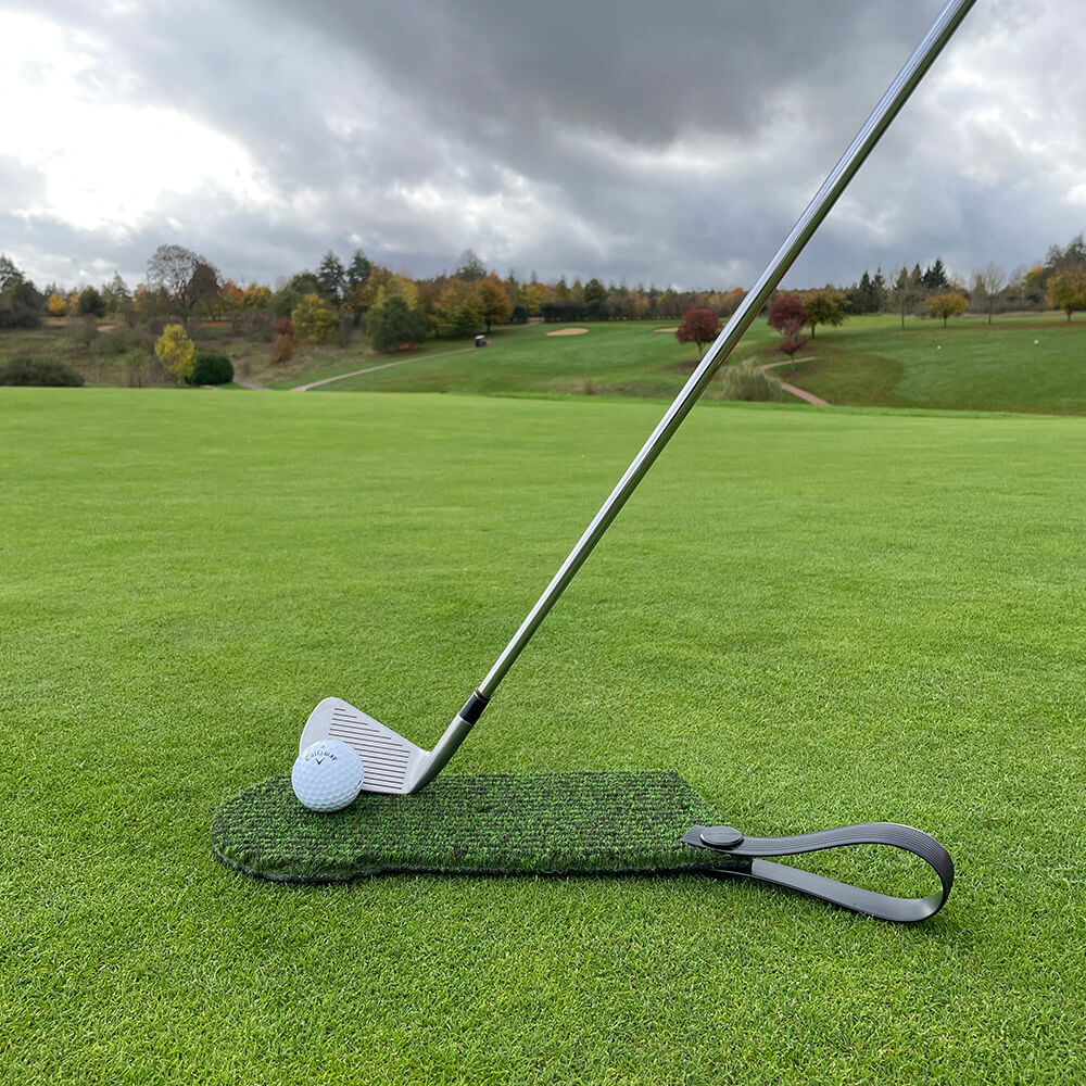 Image of an artificial grass fairway mat